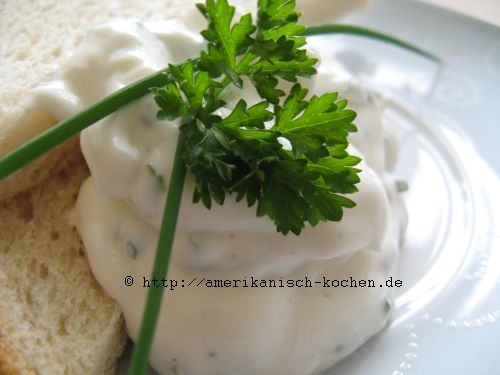 Sour Cream mit Zwiebeln und Kräutern - amerikanisch-kochen.de