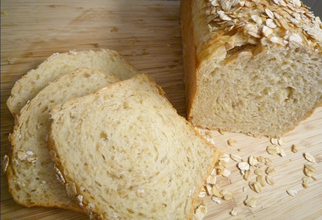 Honig-Buttermilch-Brot mit Haferflocken (Honey-Buttermilk Oat Bread ...