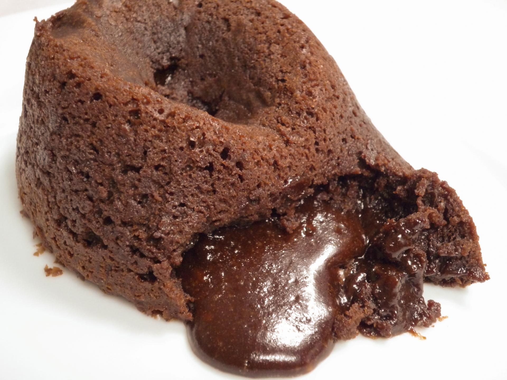 Chocolate Lava Cake/ Molten Chocolate Cake (Schokokuchen mit flÃ¼ssigem Kern...