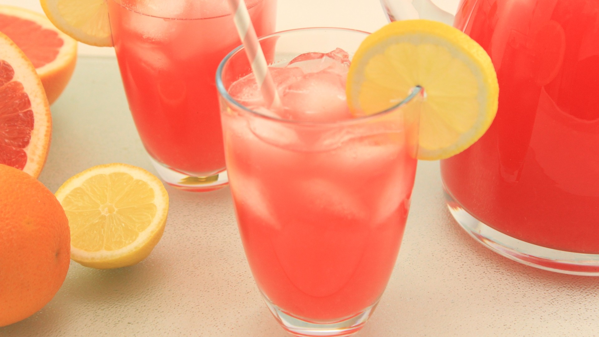 Pink Lemonade | herb-fruchtige Citrus-Himbeer Limo - amerikanisch-kochen.de