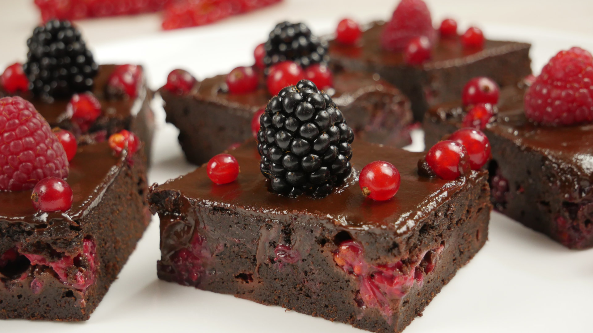Berry Fudge Brownies | Saftige Brownies mit Beeren - amerikanisch-kochen.de