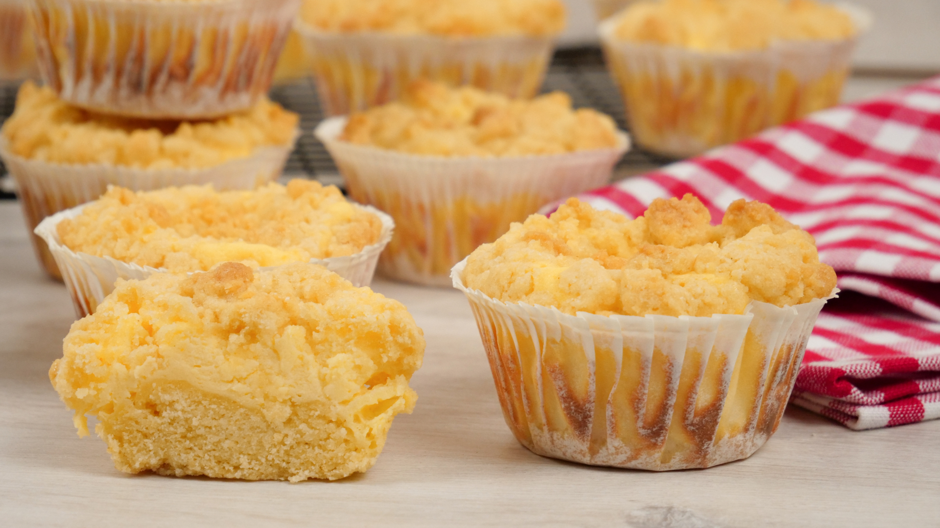Cheesecake Streusel Muffins | Mini Käsekuchen mit Streuseln