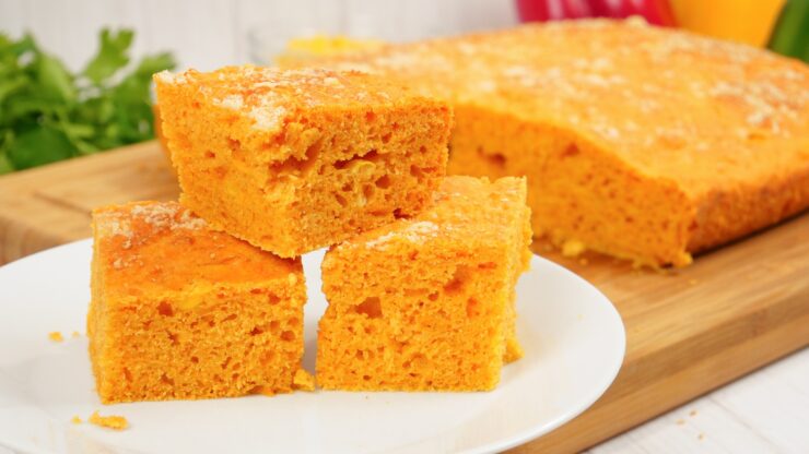 Cheesy Cornbread | Herzhaftes Maisbrot mit Käse - amerikanisch-kochen.de Cheesy Cornbread | Herzhaftes Maisbrot mit Käse - amerikanisch-kochen.de